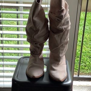 NWOT pink slouch boot